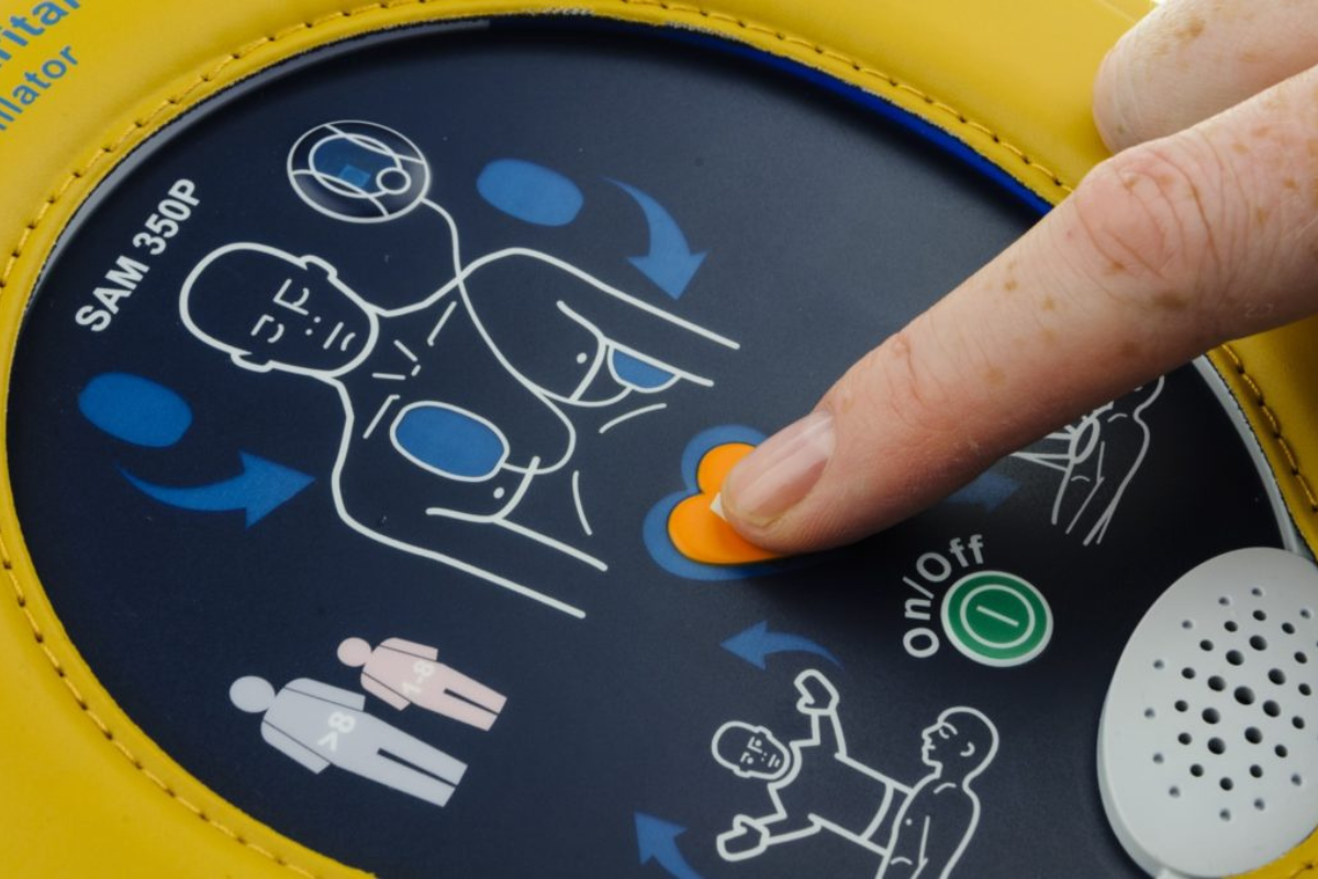 Rimini Borgo San Giuliano: nuovo Defibrillatore (DAE)